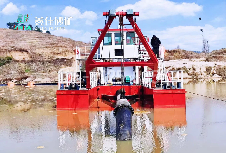 直臂式抽沙船